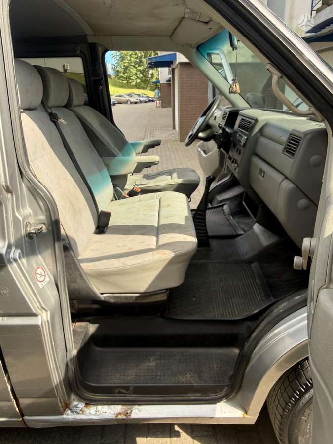 Volkswagen Transporter - 11