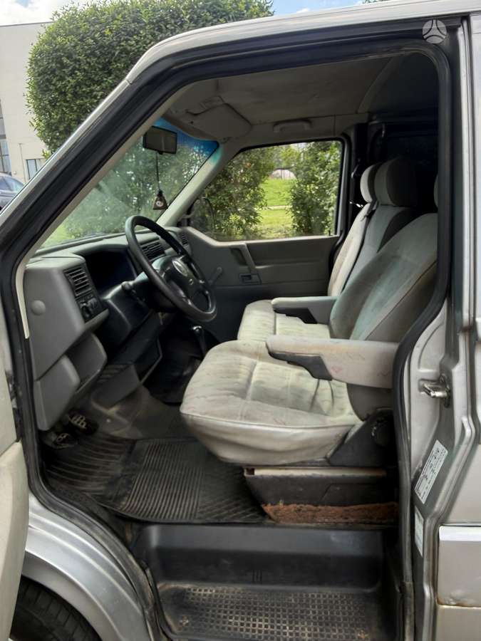 Volkswagen Transporter - 12