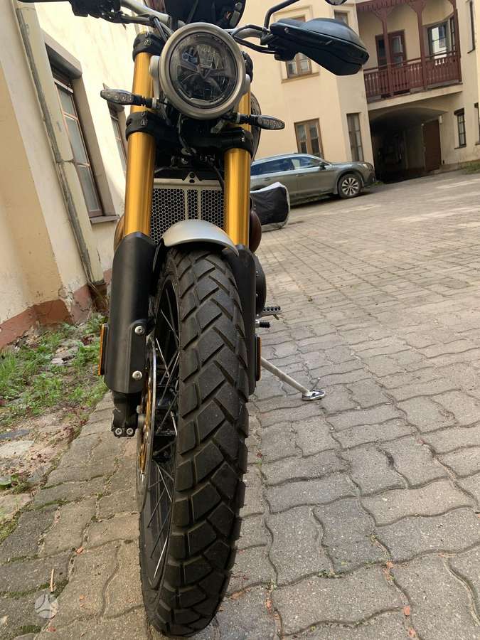 Triumph Scrambler 1200cc, enduro / adventure
