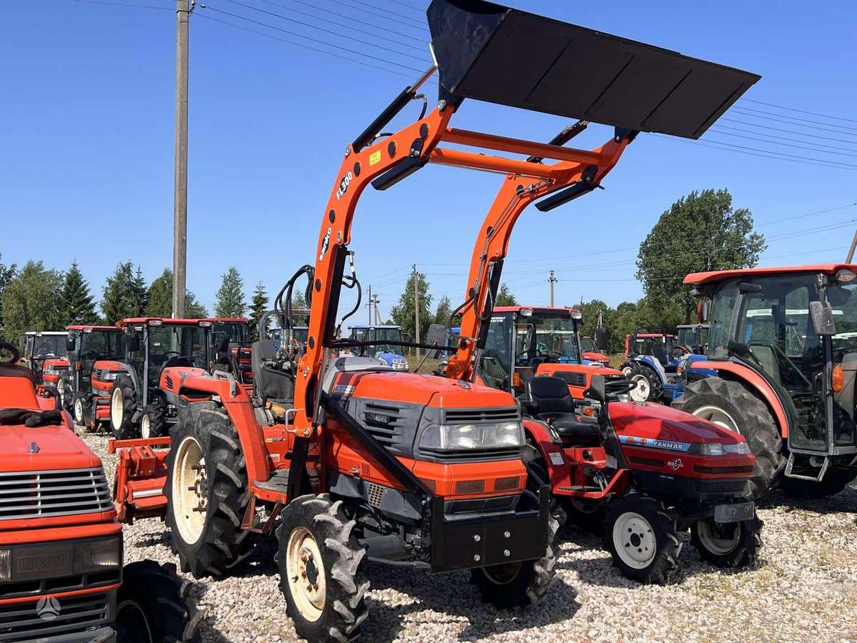 Kubota ĮVAIRIŲ MODELIŲ, tractors