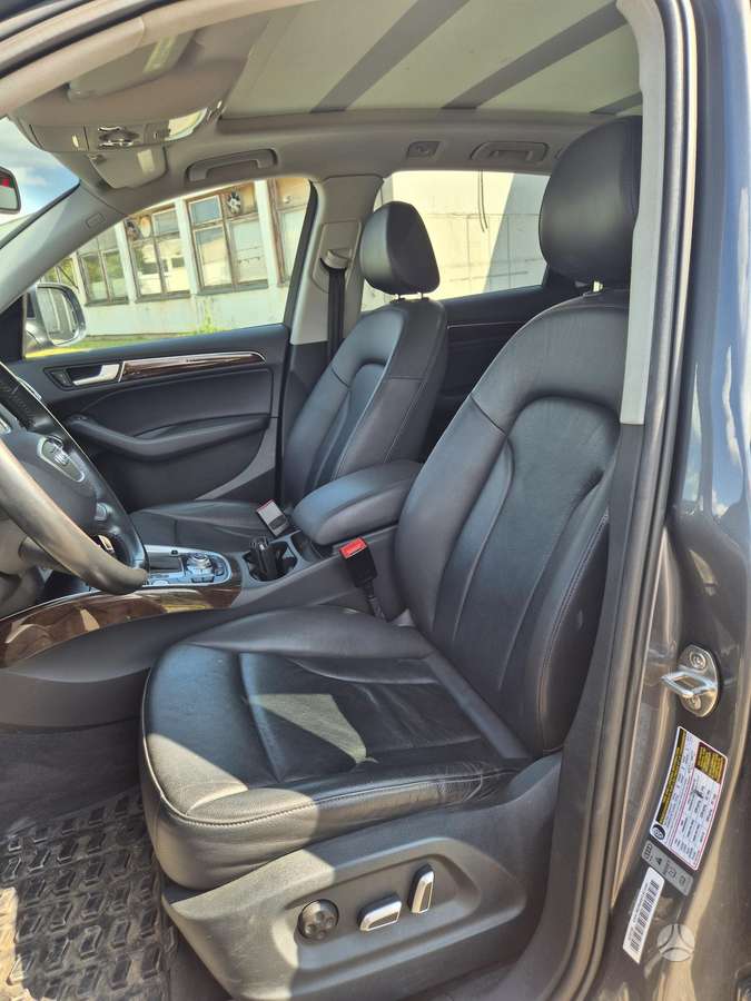 Audi Q5, 2.0 l., off-road / crossover