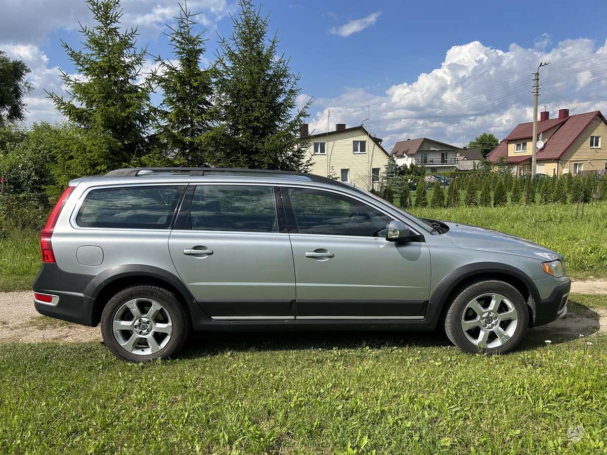 Volvo XC70, 2.4 l., wagon