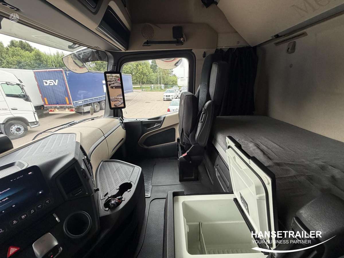 Mercedes-Benz Actros 1845 Big Space, double sleeper