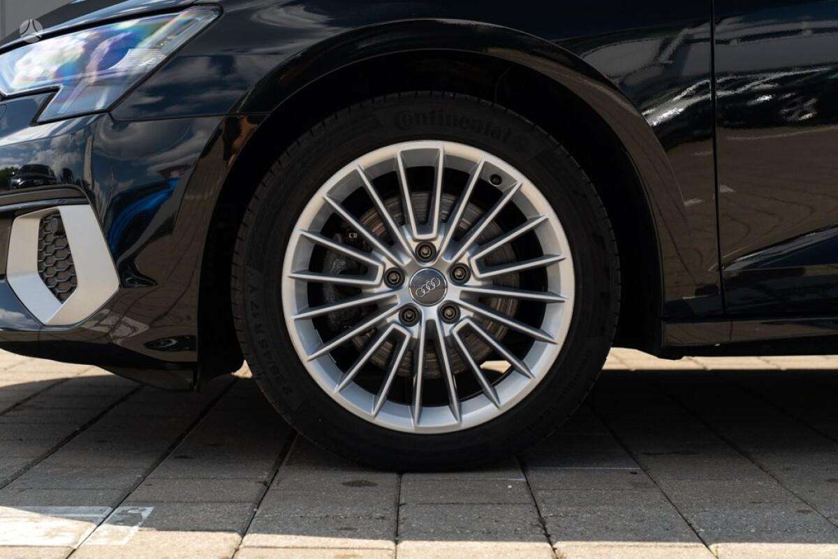 Audi A3, 1.5 l., hatchback