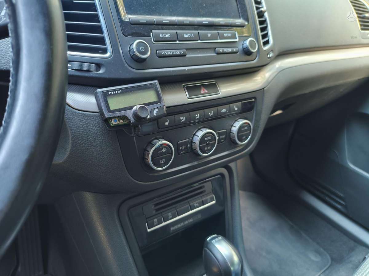 Volkswagen Sharan - 8