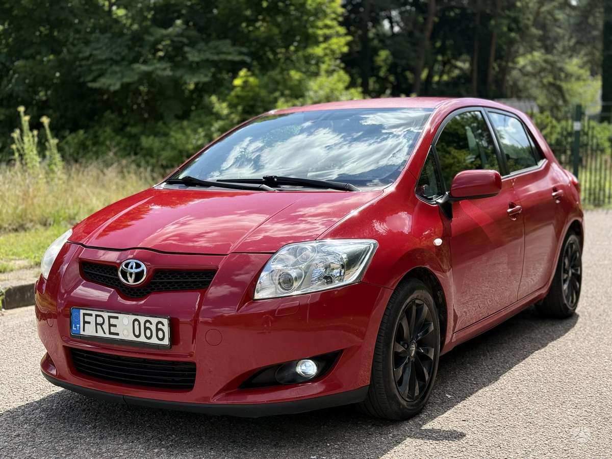 Toyota Auris, 2.2 l., Хэтчбек