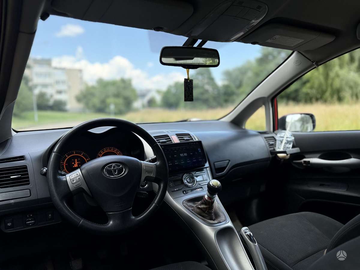 Toyota Auris, 2.2 l., hatchback
