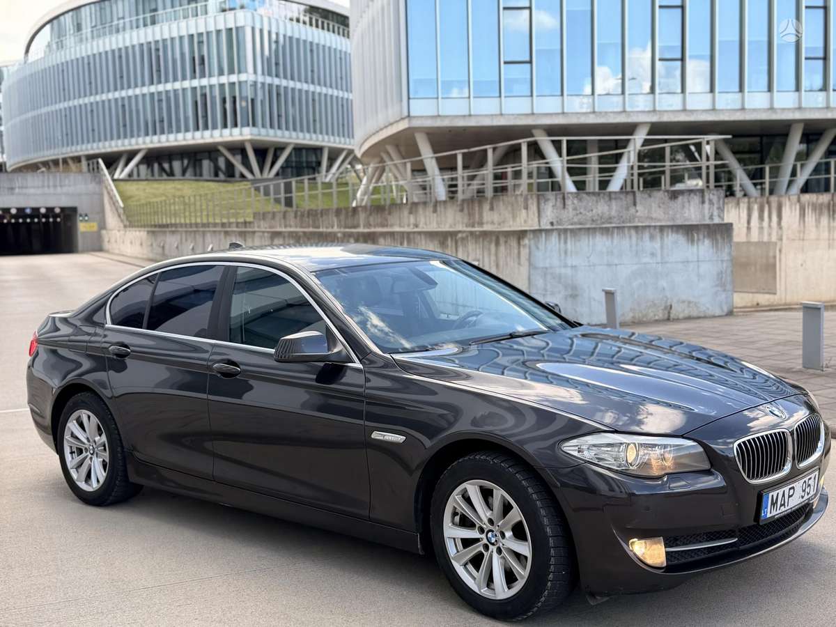BMW 520, 2.0 l., Седан