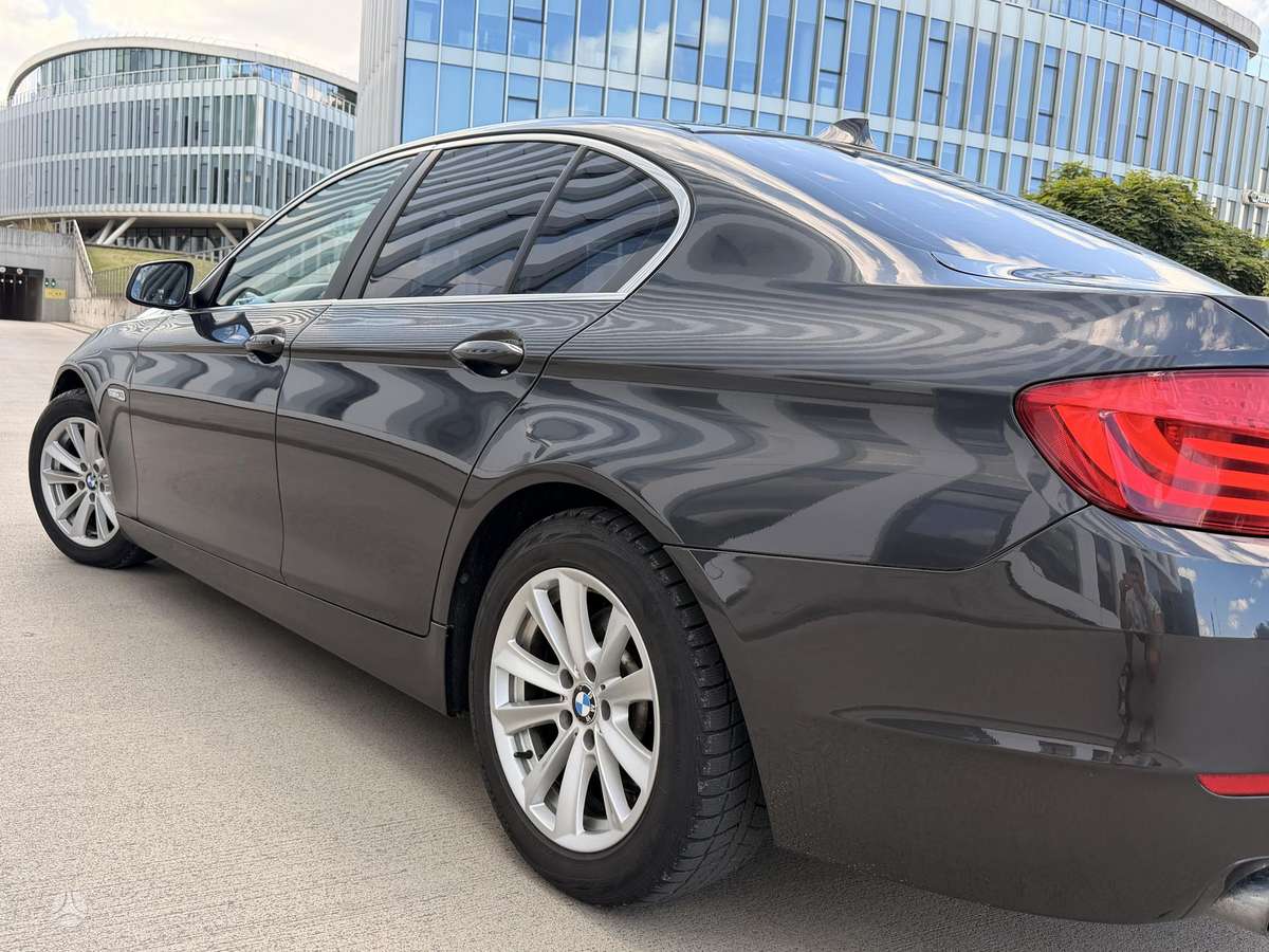 BMW 520, 2.0 l., Седан
