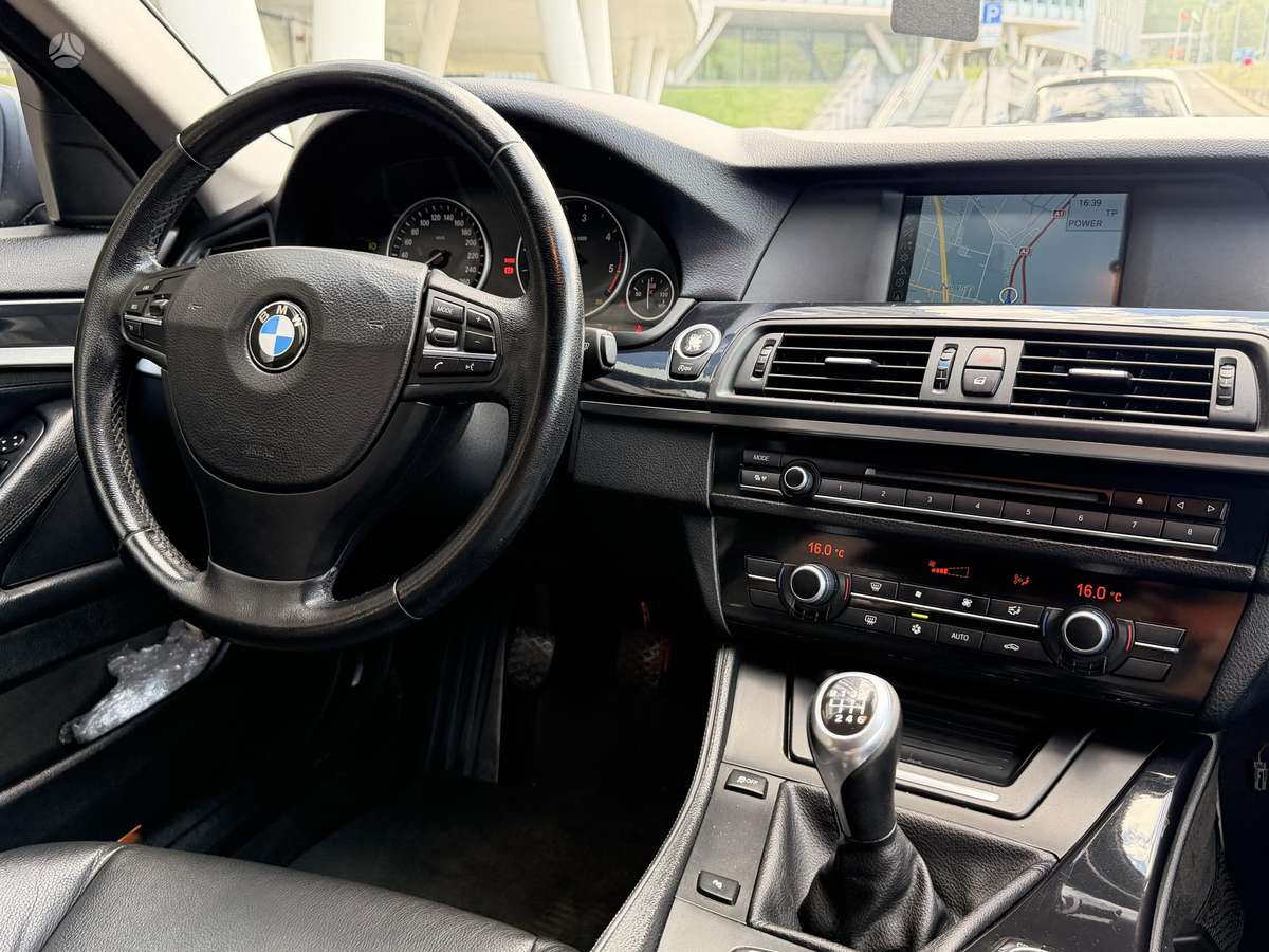 BMW 520, 2.0 l., Седан
