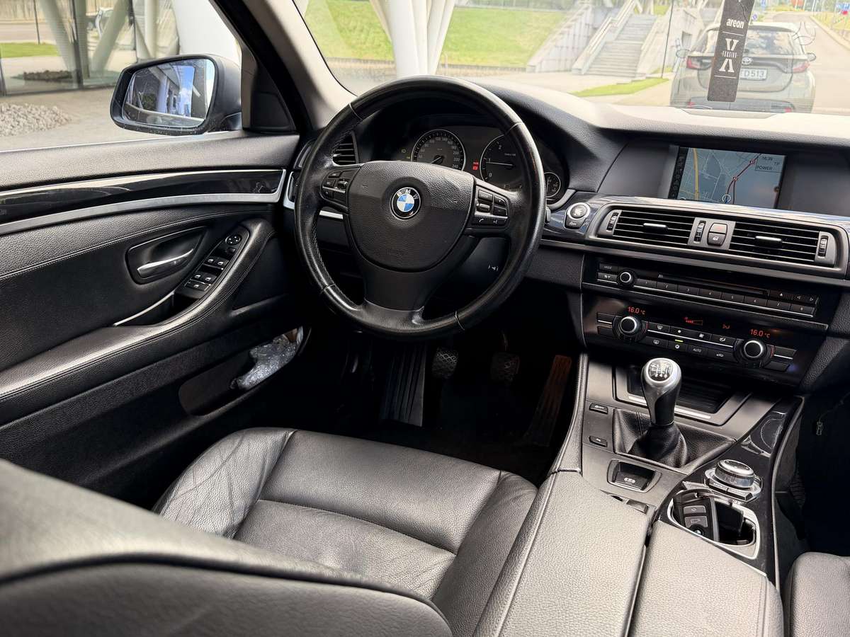 BMW 520, 2.0 l., Седан
