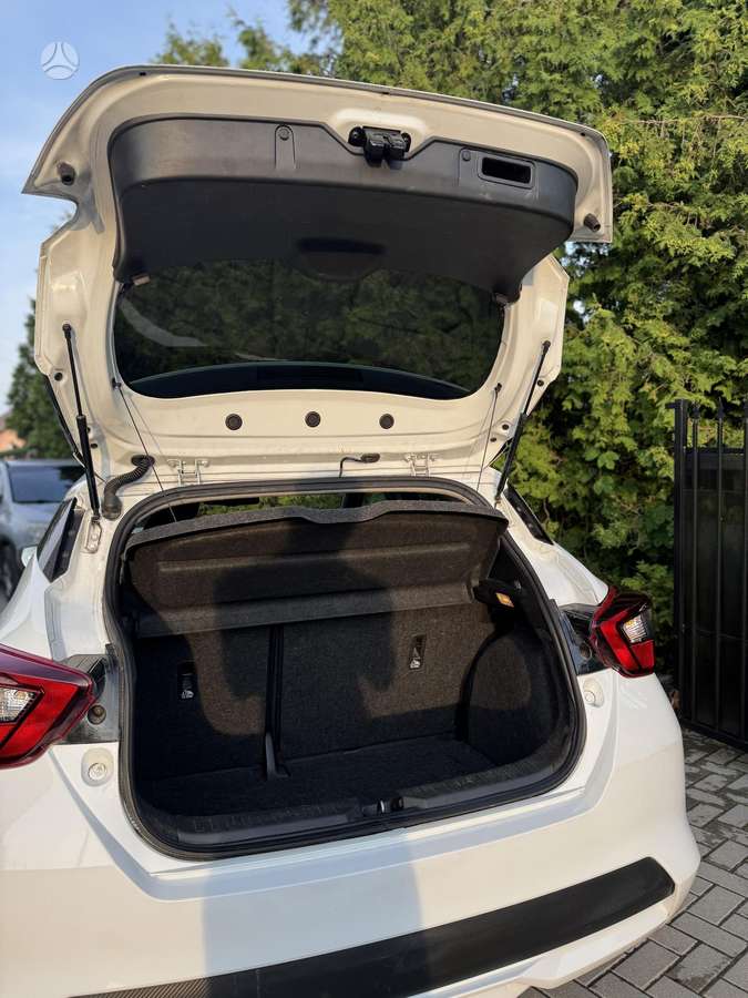 Nissan Micra, 0.9 l., hatchback