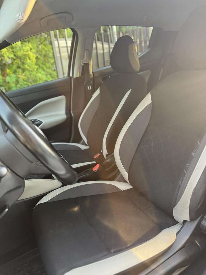 Nissan Micra, 0.9 l., hatchback
