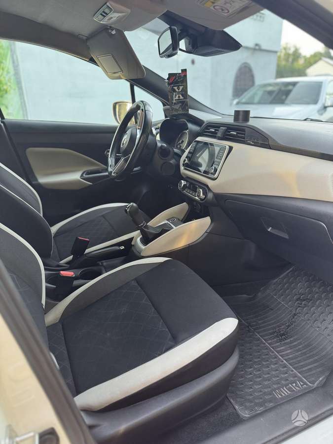 Nissan Micra, 0.9 l., hatchback