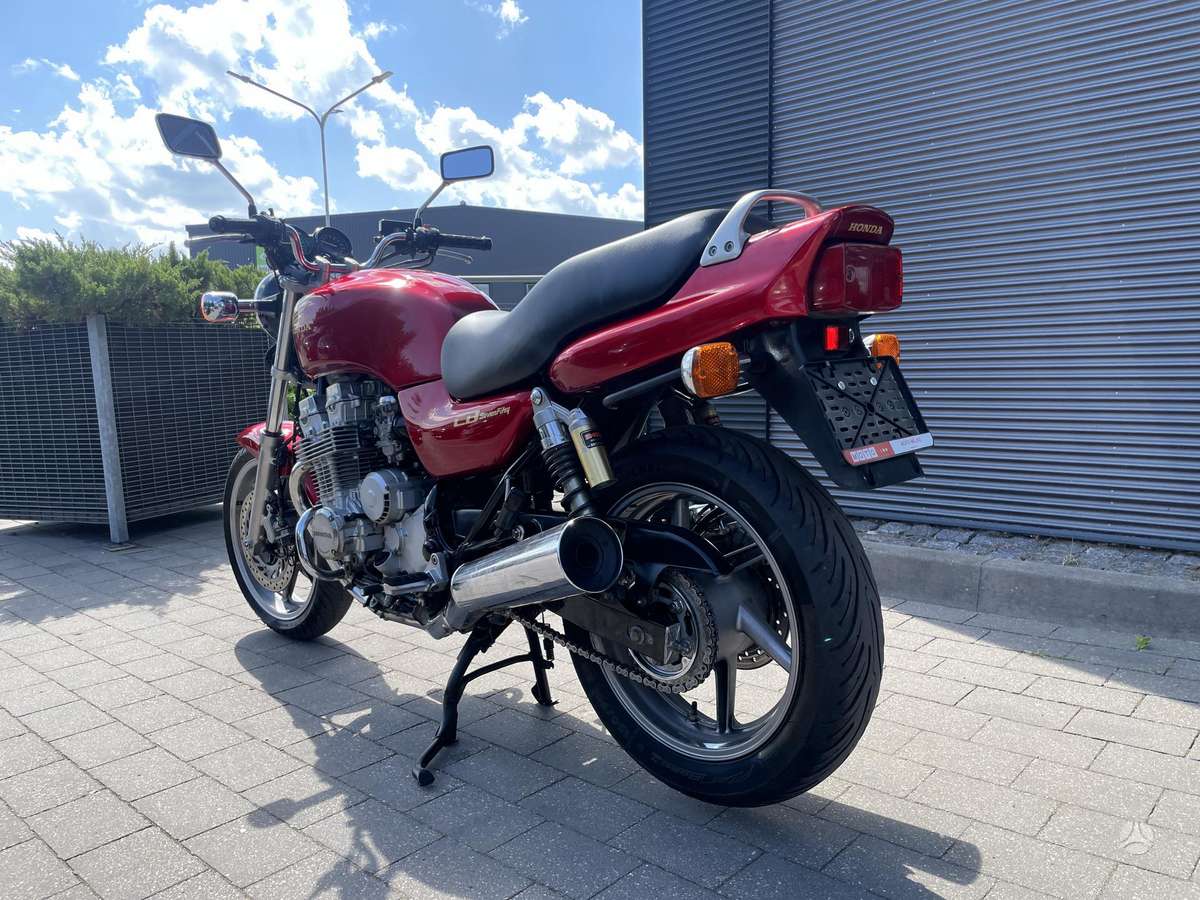 Honda CB 750cc, street / classic