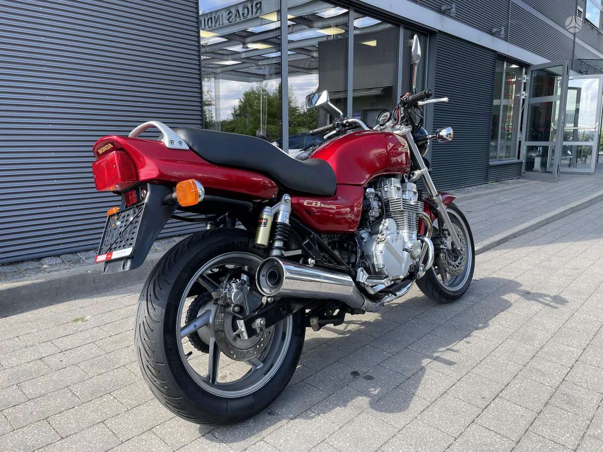 Honda CB 750cc, street / classic