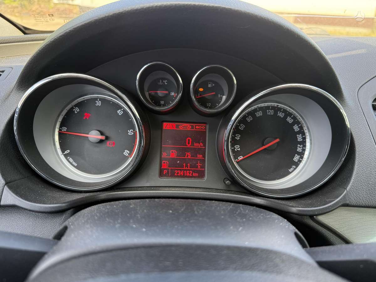 Opel Insignia, 2.0 l., hatchback