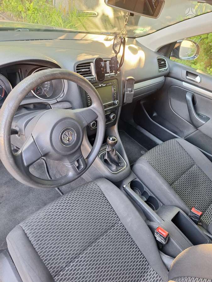 Volkswagen Golf - 8