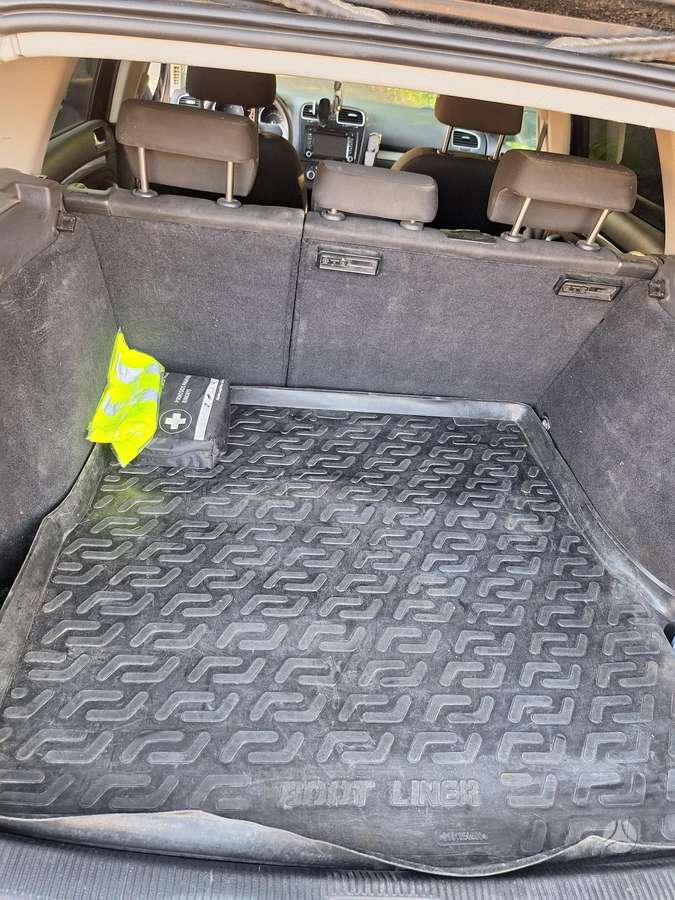 Volkswagen Golf - 10