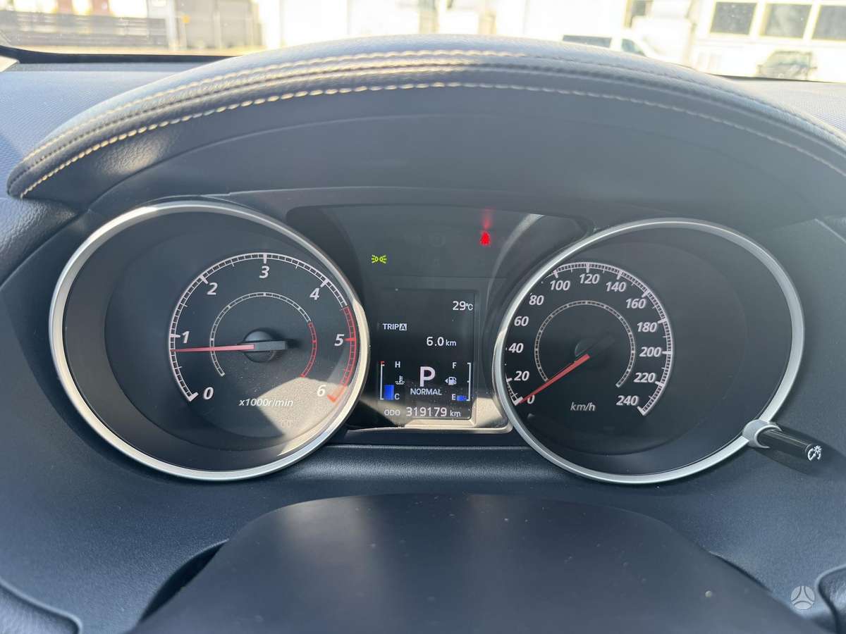 Mitsubishi Outlander, 2.2 l., Минивэн