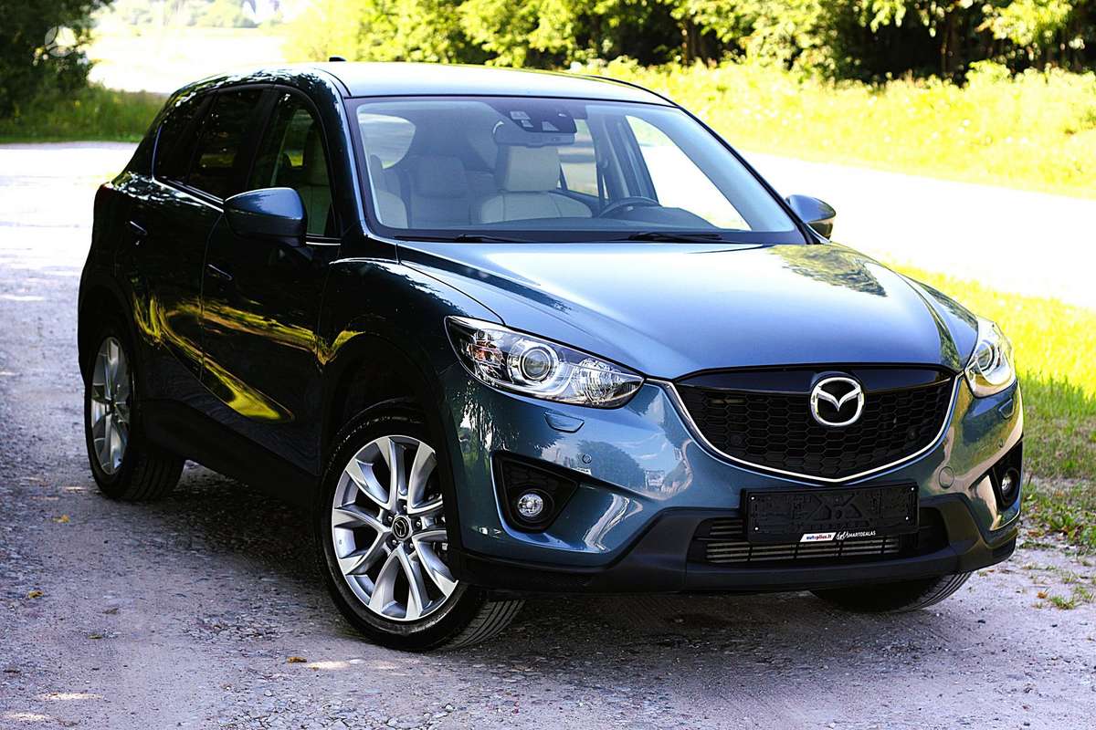 Mazda CX-5, 2.2 l., off-road / crossover