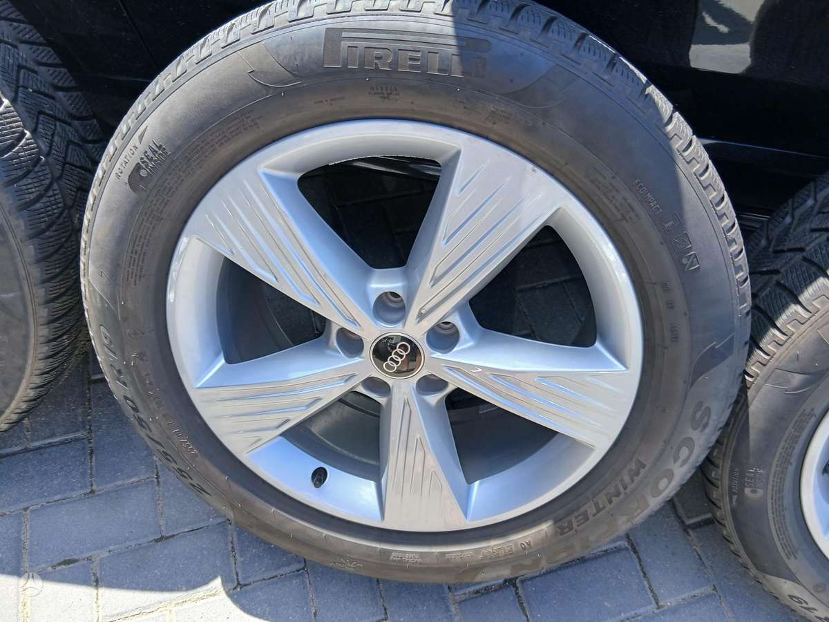 Audi Q4 e tron, lengvojo lydinio, R19