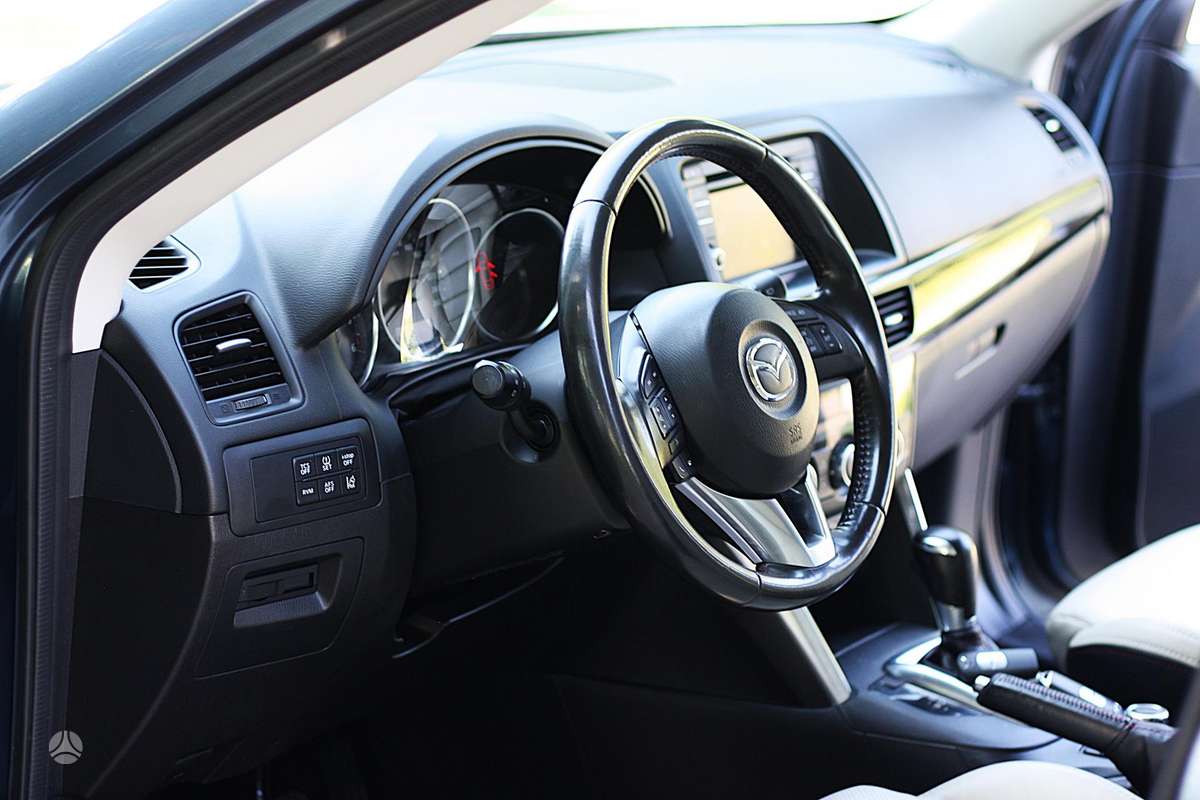 Mazda CX-5, 2.2 l., off-road / crossover