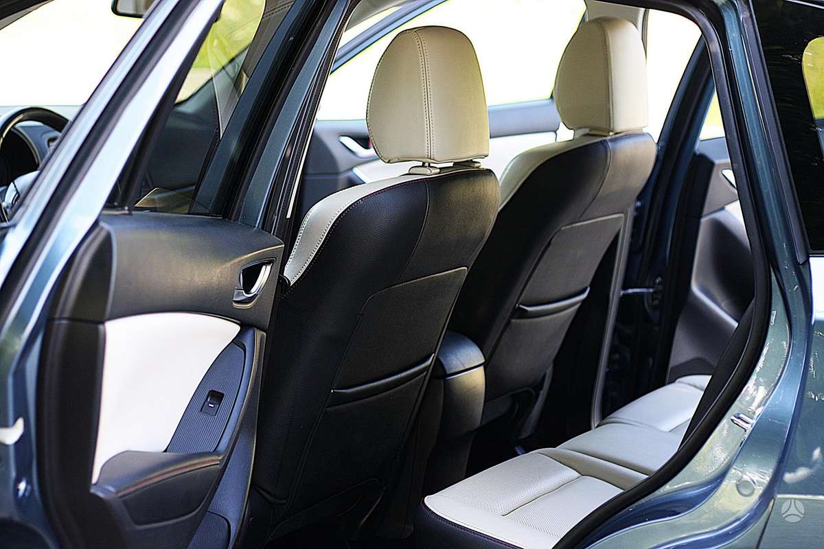 Mazda CX-5, 2.2 l., off-road / crossover