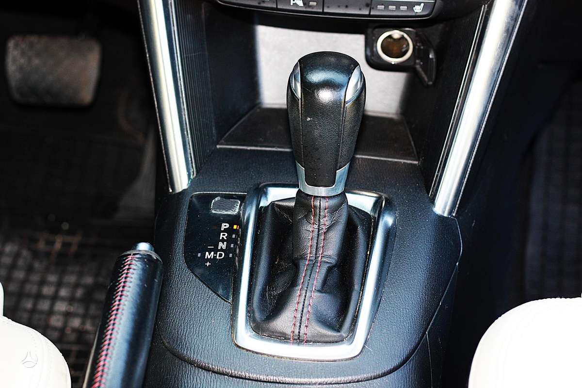 Mazda CX-5, 2.2 l., off-road / crossover