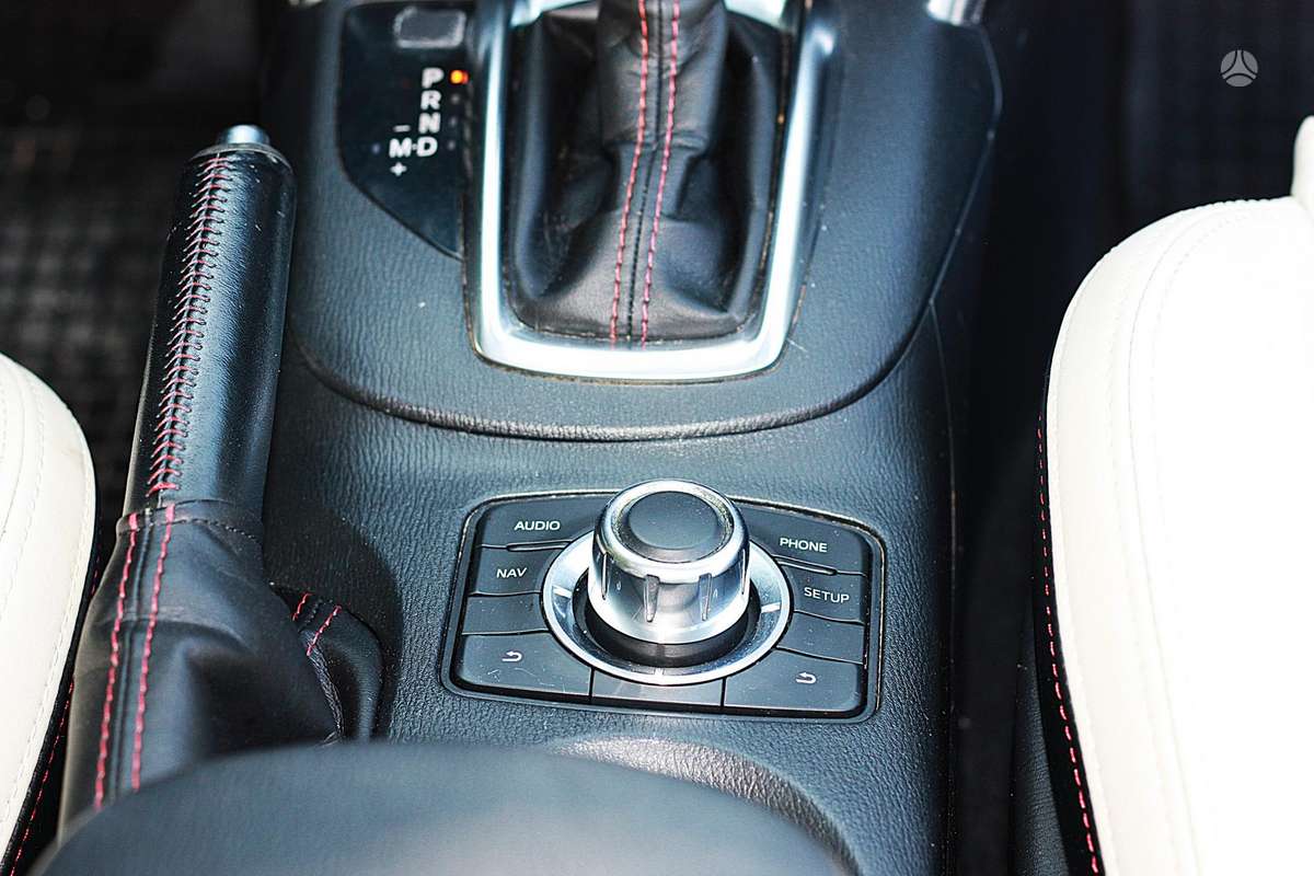 Mazda CX-5, 2.2 l., off-road / crossover