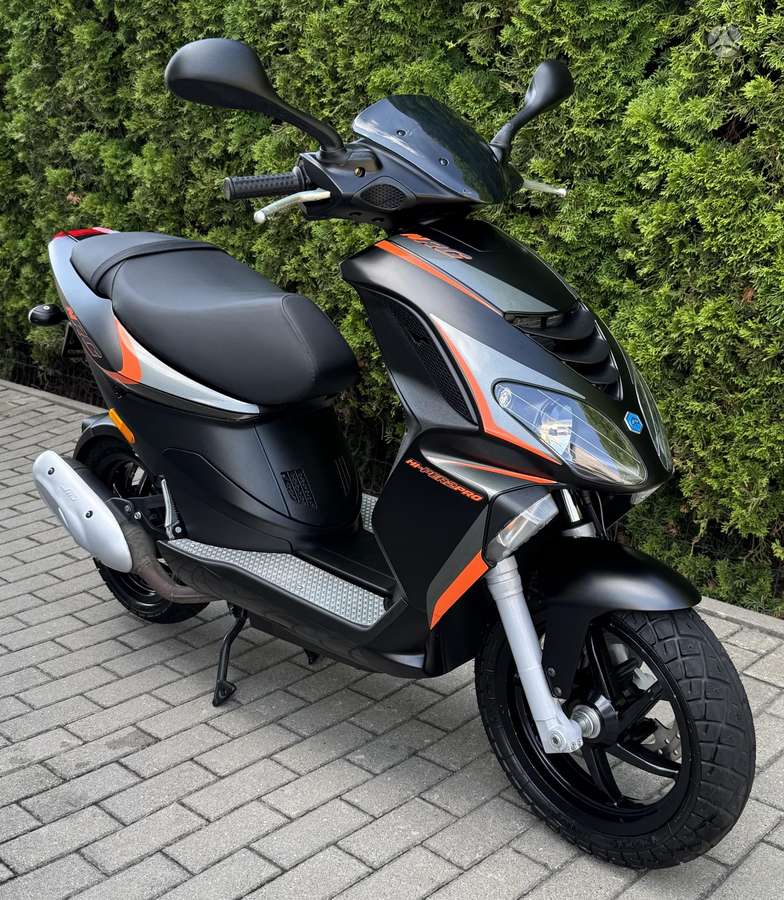 Piaggio NRG 49cc, scooters / mopeds