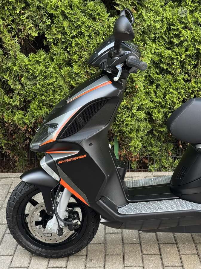 Piaggio NRG 49cc, scooters / mopeds