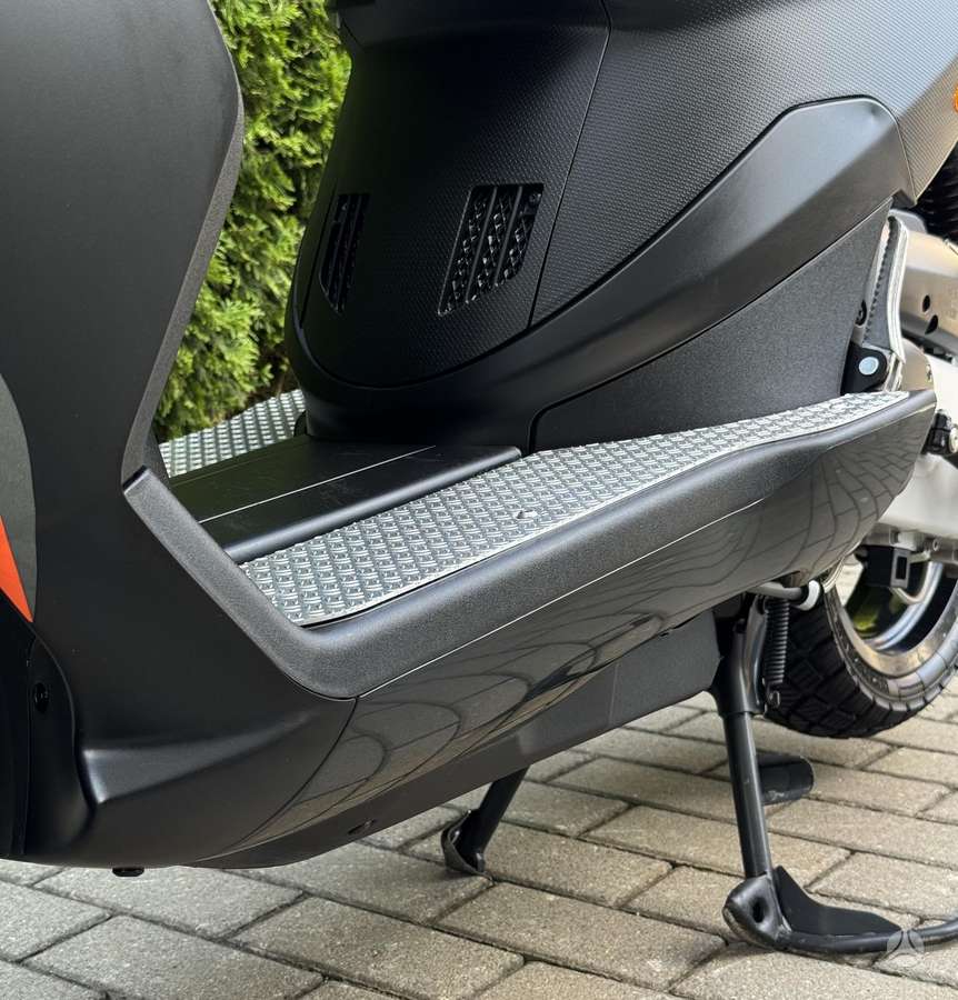 Piaggio NRG 49cc, scooters / mopeds