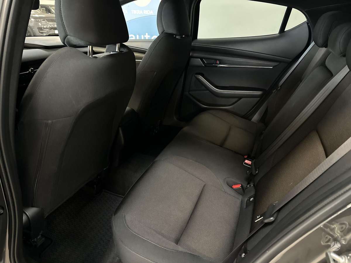 Mazda 3, 2.0 l., Хэтчбек