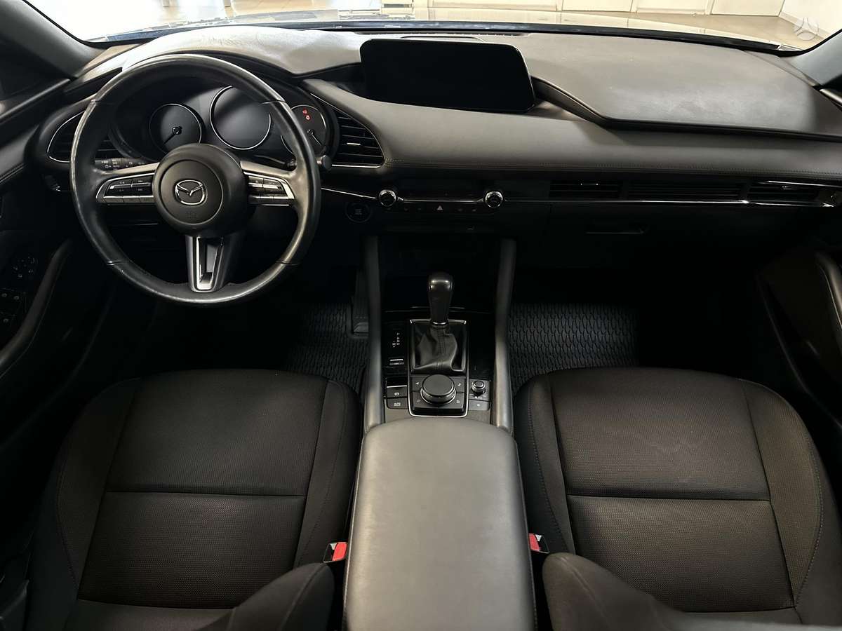 Mazda 3, 2.0 l., Хэтчбек