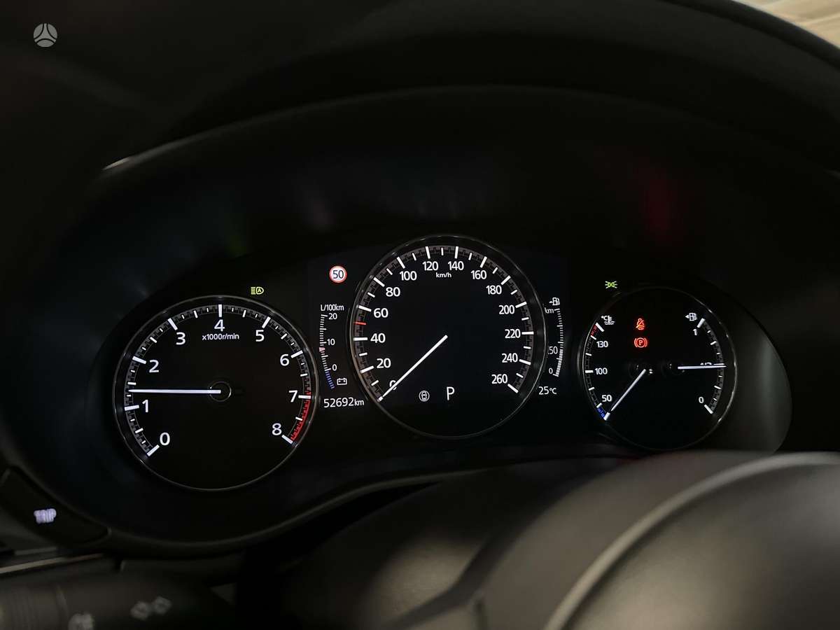 Mazda 3, 2.0 l., Хэтчбек