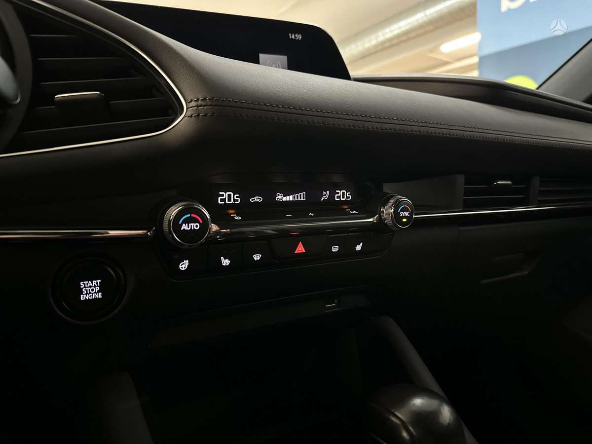 Mazda 3, 2.0 l., Хэтчбек