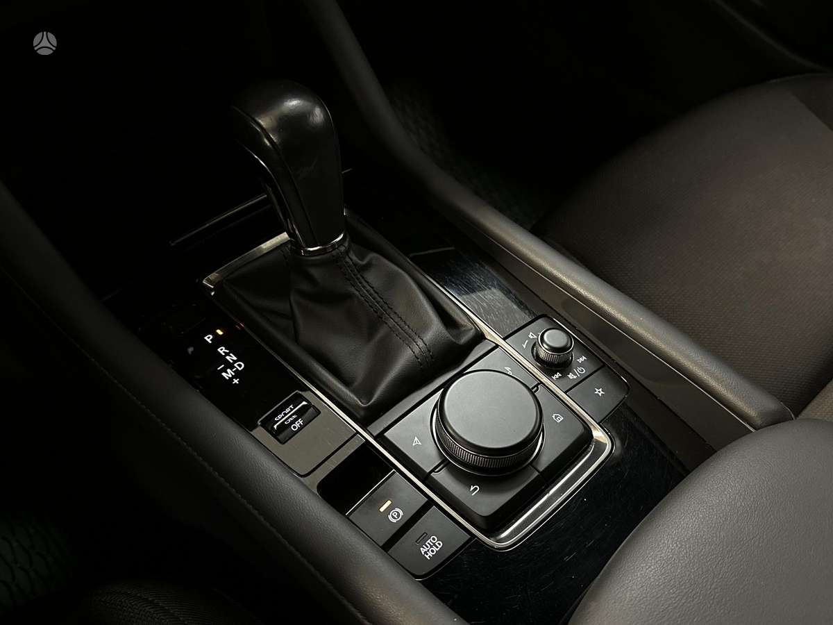 Mazda 3, 2.0 l., Хэтчбек