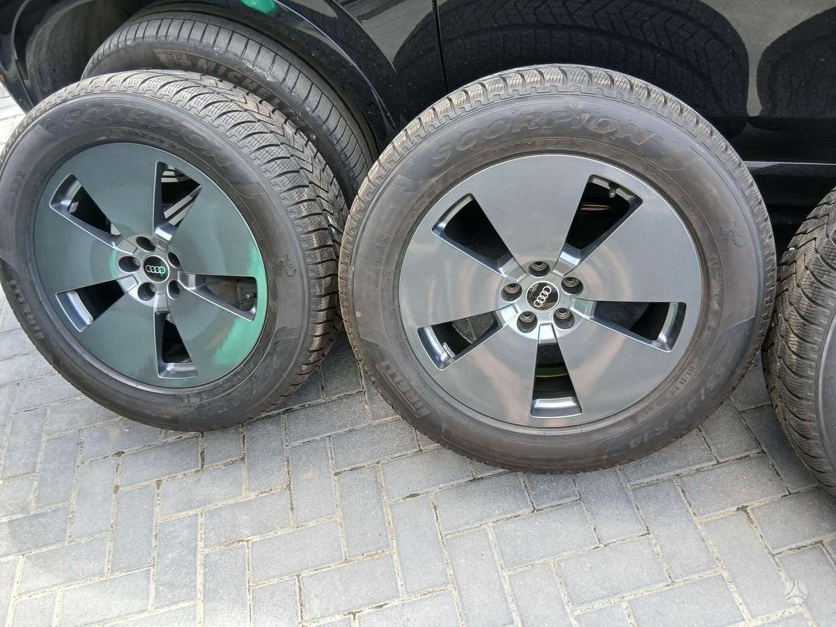 Audi Q 8 etron, light alloy, R19