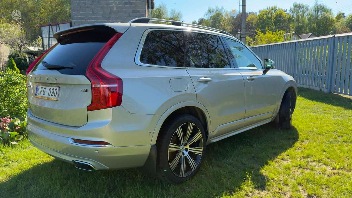 Volvo XC90 - 2