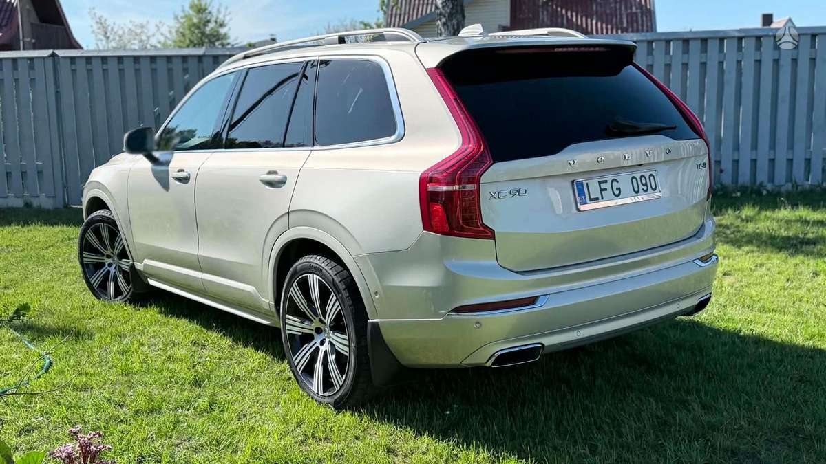 Volvo XC90 - 5