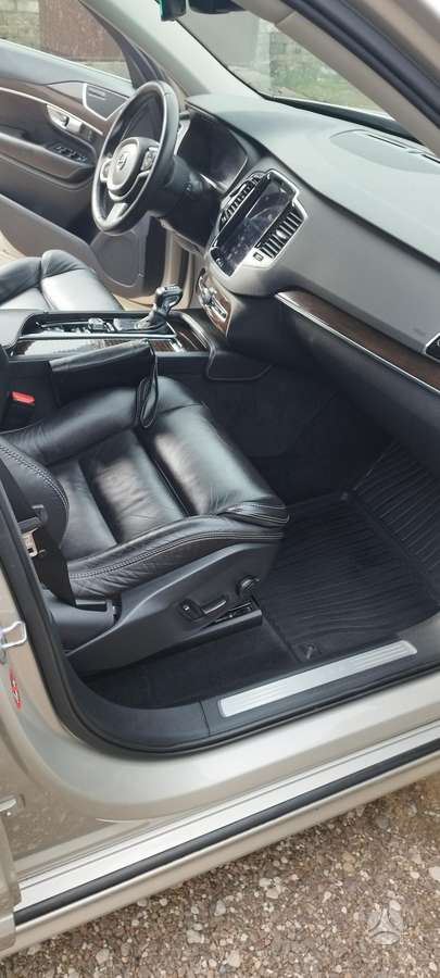 Volvo XC90 - 9