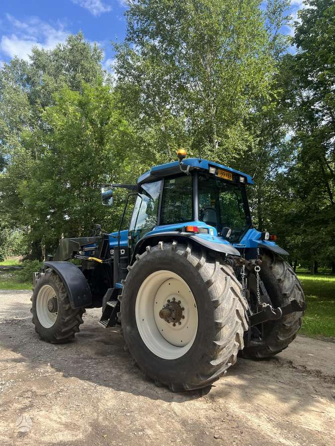 New Holland 8770, traktoriai