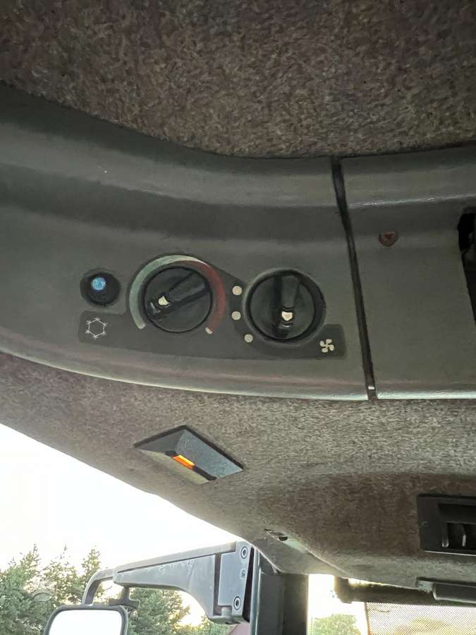 New Holland 8770, traktoriai
