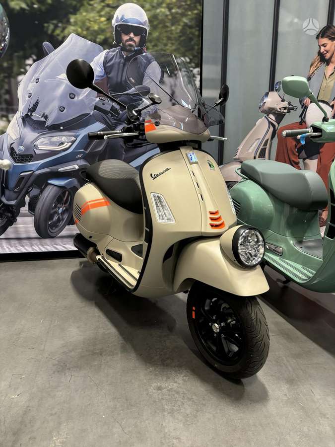 Piaggio Vespa 300cc, scooters / mopeds