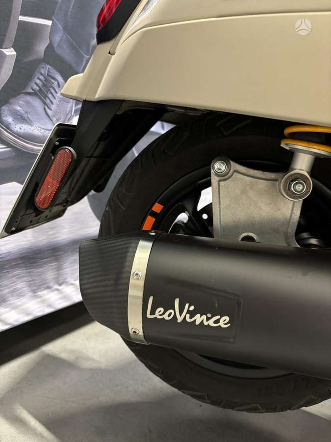 Piaggio Vespa 300cc, мотороллеры / мопеды