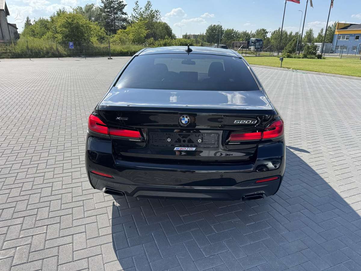 BMW 520, 2.0 l., Седан