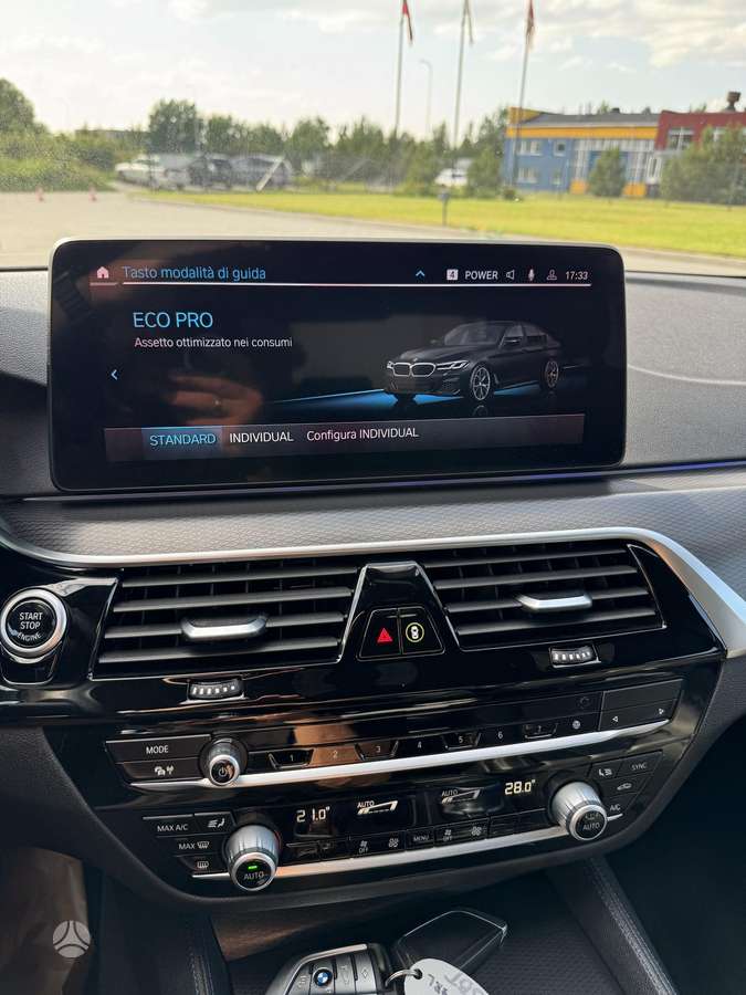 BMW 520, 2.0 l., Седан