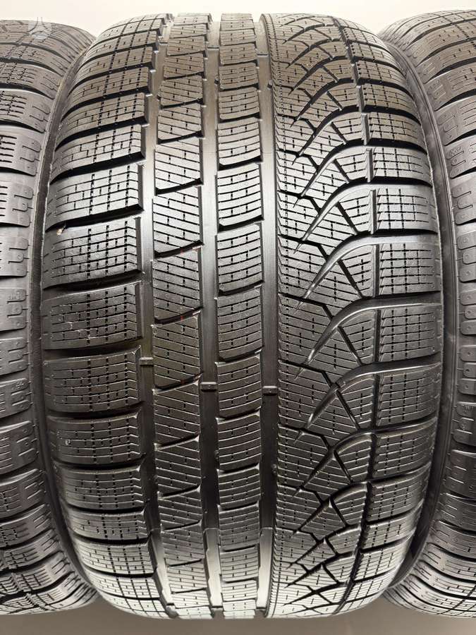 Pirelli P-ZeroWinter * +255/45R20 99%, winter 285/40 R20