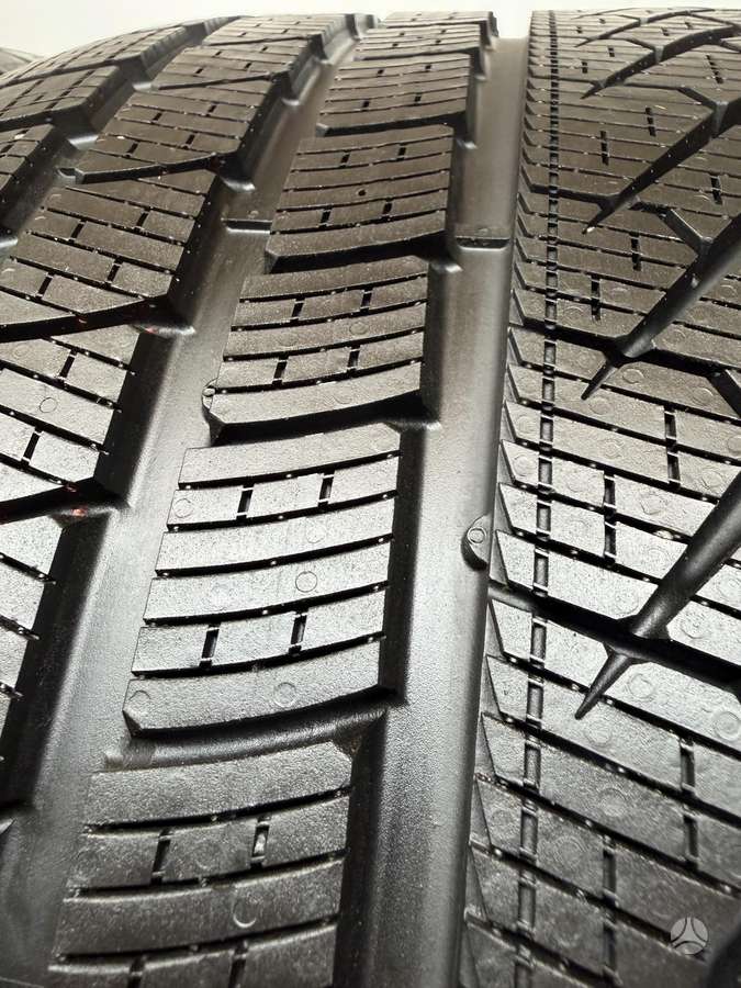 Pirelli P-ZeroWinter * +255/45R20 99%, winter 285/40 R20